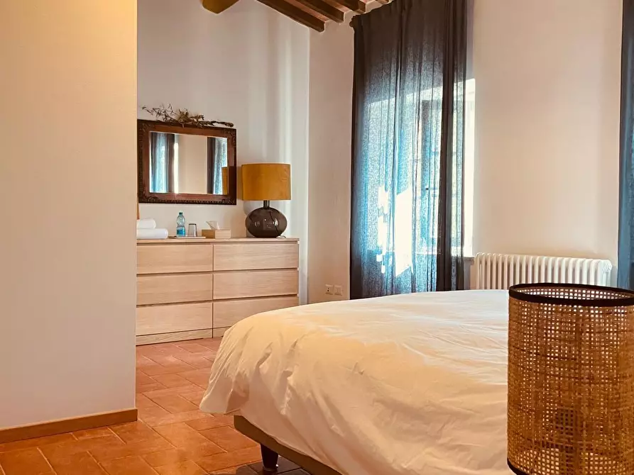 Immagine 25 di Casa colonica in vendita  a Capannori