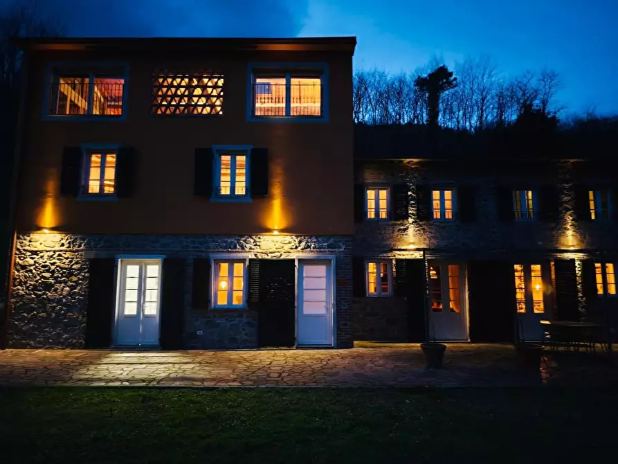 Immagine 19 di Casa colonica in vendita  a Capannori