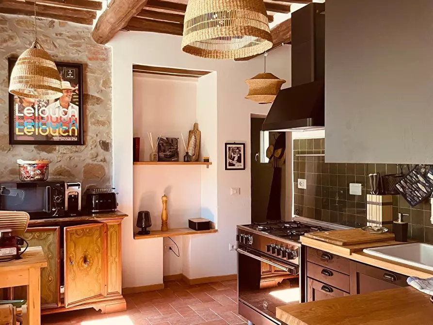 Immagine 27 di Casa colonica in vendita  a Capannori