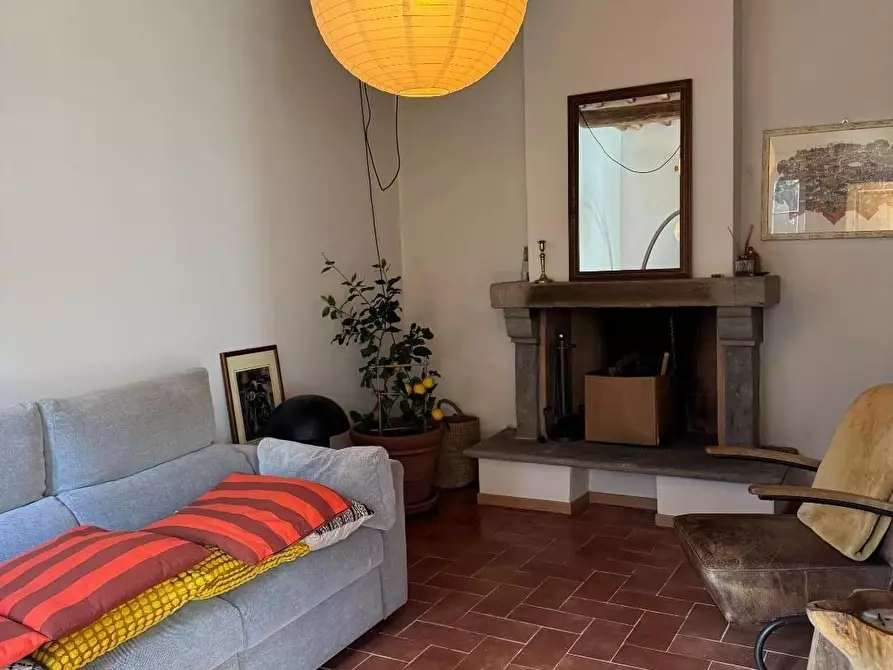 Immagine 9 di Casa colonica in vendita  a Capannori