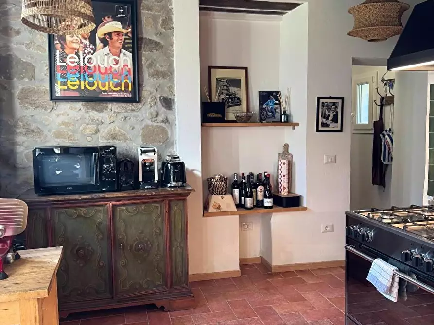 Immagine 13 di Casa colonica in vendita  a Capannori