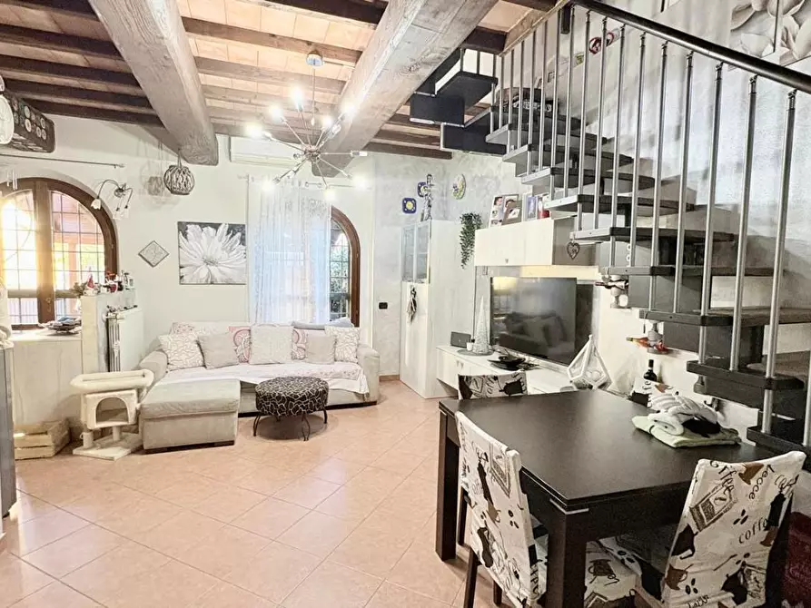 Immagine 2 di Villetta a schiera in vendita  a Capannori