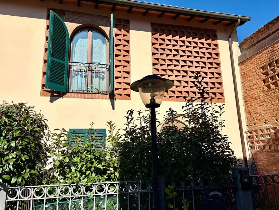 Immagine 21 di Villetta a schiera in vendita  a Capannori
