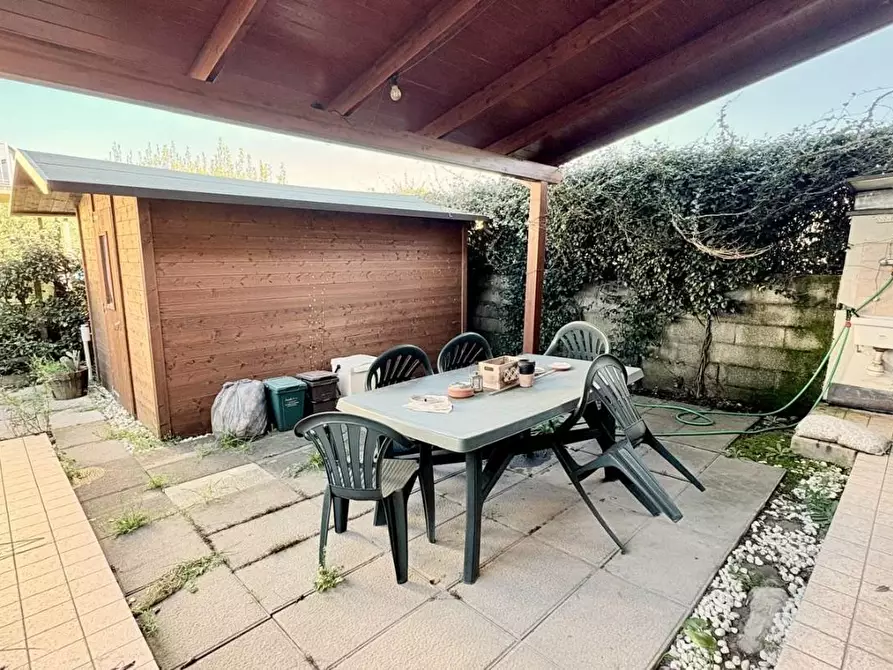 Immagine 22 di Villetta a schiera in vendita  a Capannori