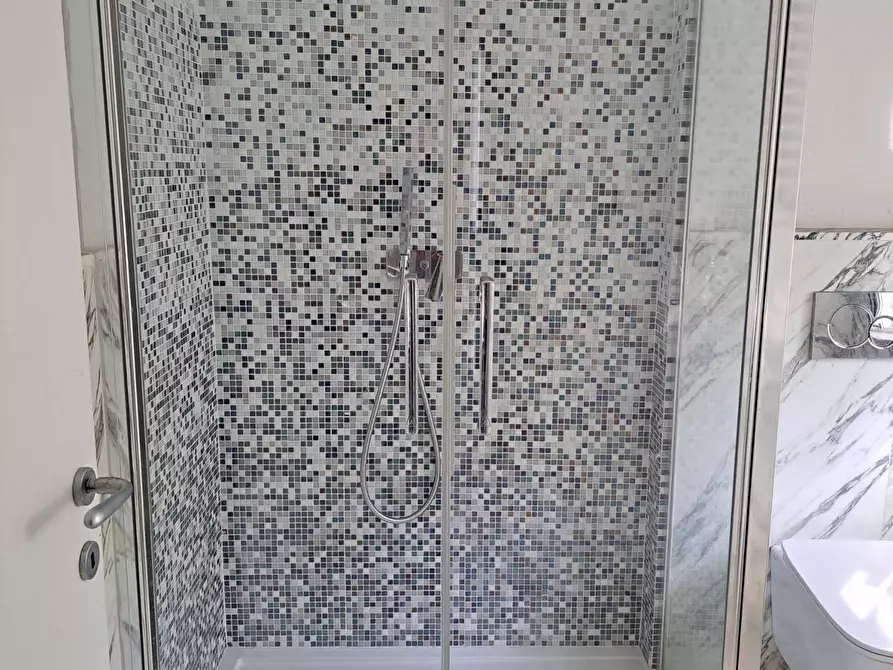 Immagine 11 di Terratetto in vendita  a Carrara