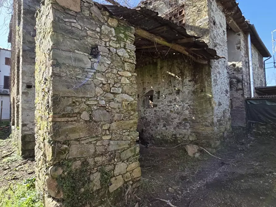 Immagine 12 di Deposito in vendita  a Capannori