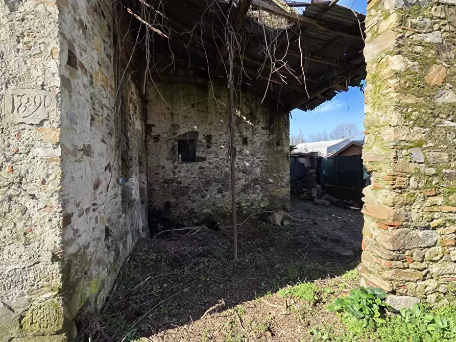 Immagine 7 di Deposito in vendita  a Capannori