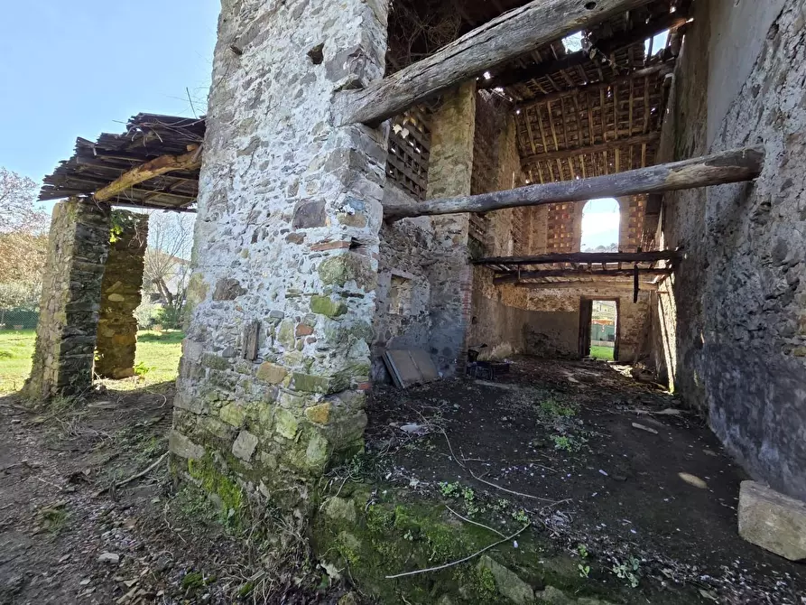 Immagine 9 di Deposito in vendita  a Capannori