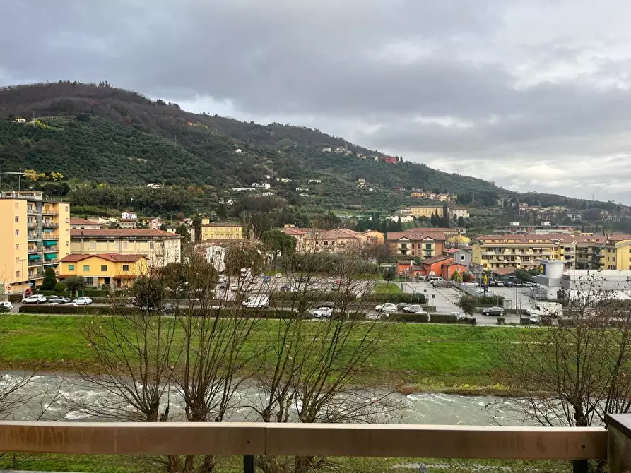 Immagine 12 di Appartamento in vendita  a Pescia