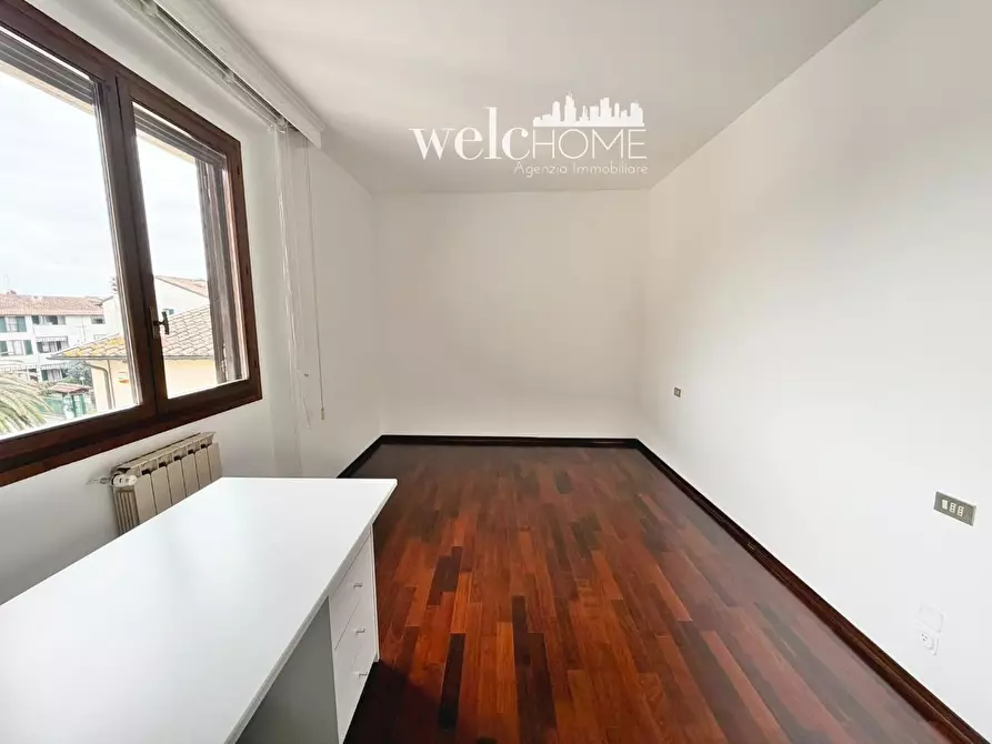 Immagine 18 di Appartamento in vendita  a Sesto Fiorentino