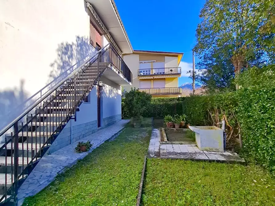 Immagine 12 di Casa indipendente in vendita  a Carrara