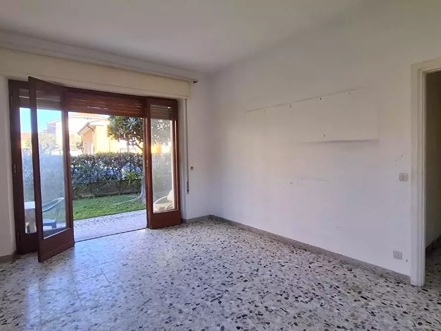 Immagine 22 di Casa indipendente in vendita  a Carrara