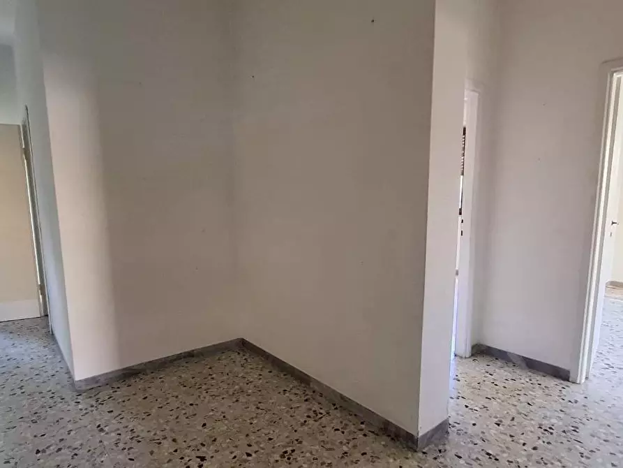 Immagine 21 di Casa indipendente in vendita  a Carrara