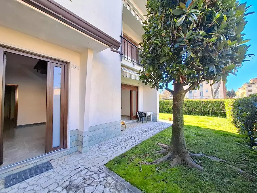 Immagine 7 di Casa indipendente in vendita  a Carrara