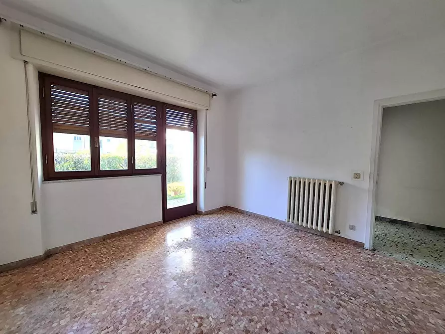 Immagine 26 di Casa indipendente in vendita  a Carrara
