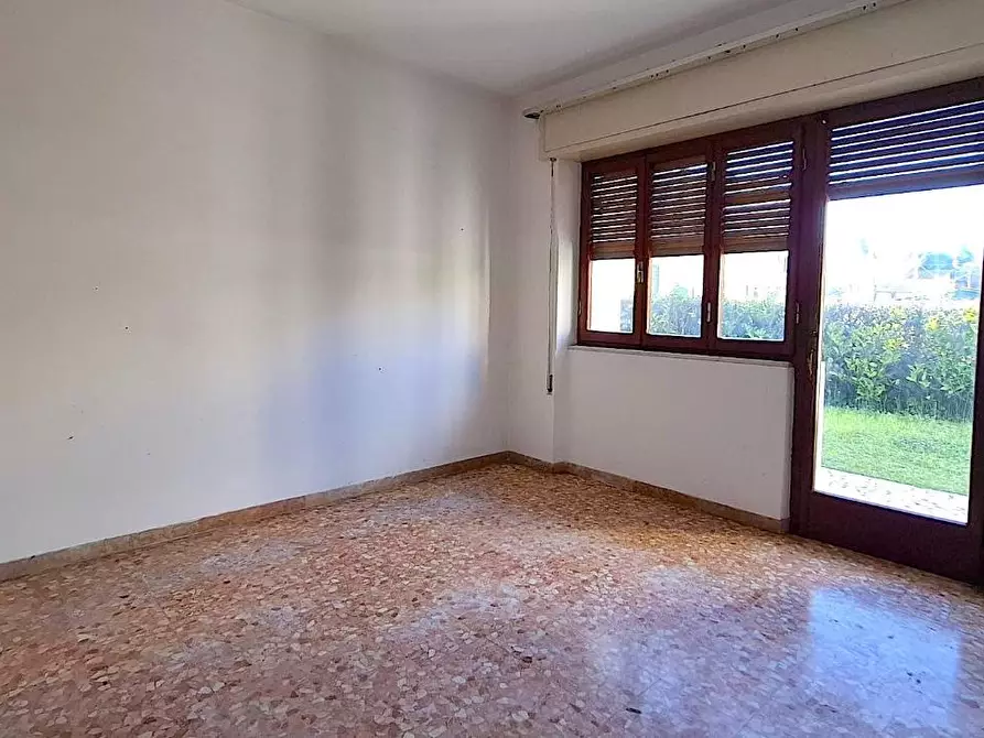 Immagine 27 di Casa indipendente in vendita  a Carrara