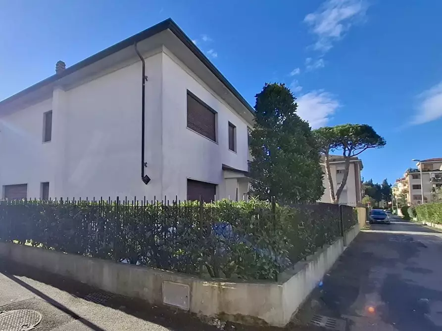 Immagine 14 di Casa indipendente in vendita  a Carrara