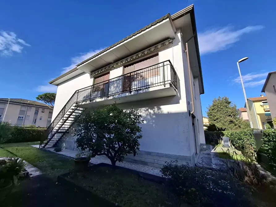 Immagine 61 di Casa indipendente in vendita  a Carrara