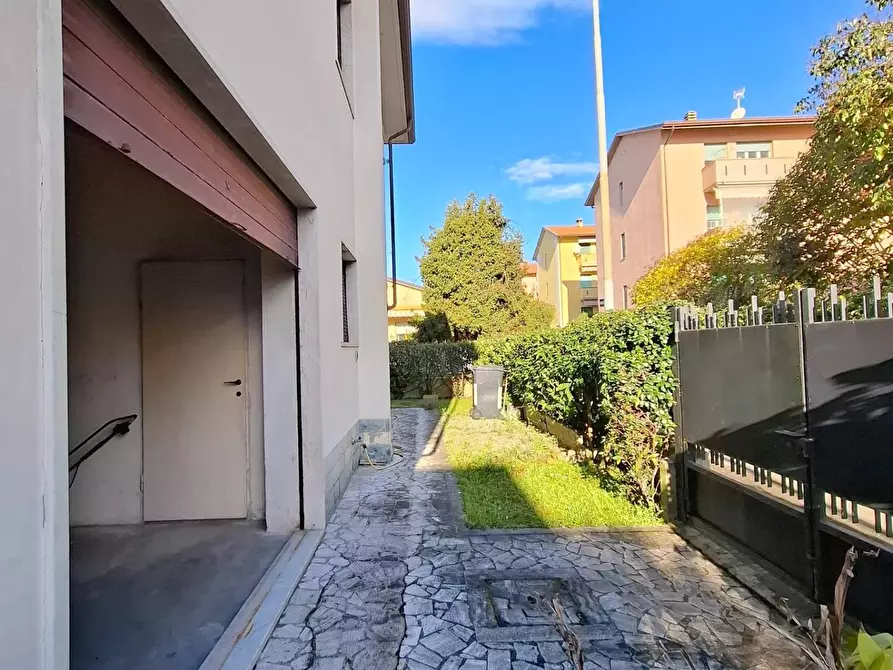 Immagine 16 di Casa indipendente in vendita  a Carrara