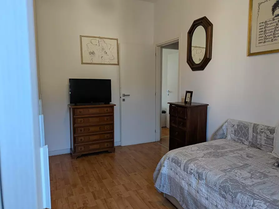 Immagine 5 di Appartamento in vendita  a Massa