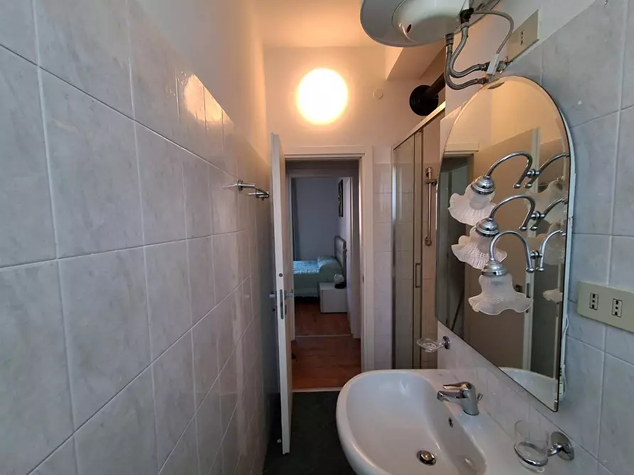 Immagine 15 di Appartamento in vendita  a Massa