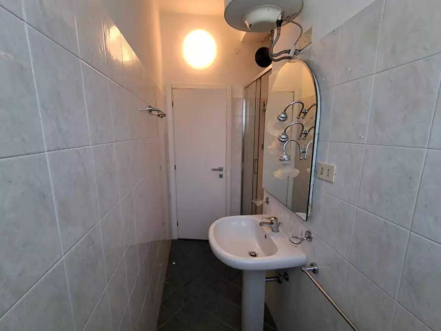 Immagine 16 di Appartamento in vendita  a Massa