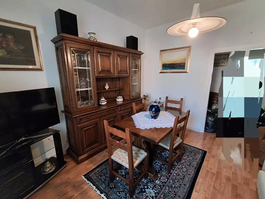 Immagine 2 di Appartamento in vendita  a Massa