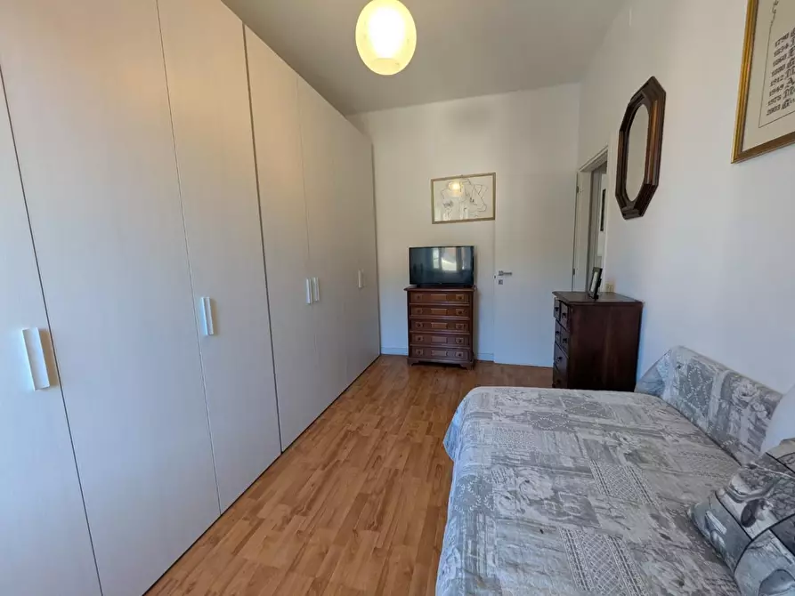 Immagine 11 di Appartamento in vendita  a Massa