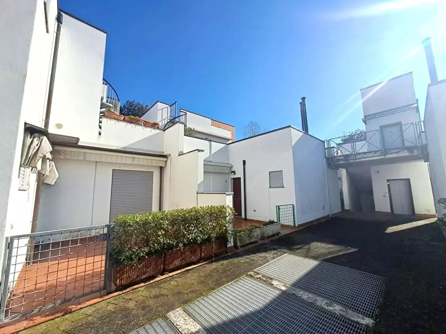 Immagine 24 di Appartamento in vendita  a Massa