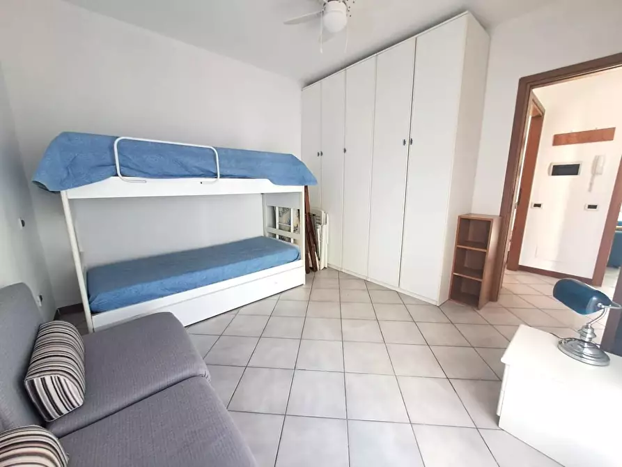 Immagine 11 di Appartamento in vendita  a Massa