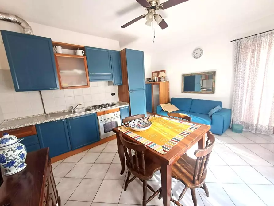 Immagine 3 di Appartamento in vendita  a Massa