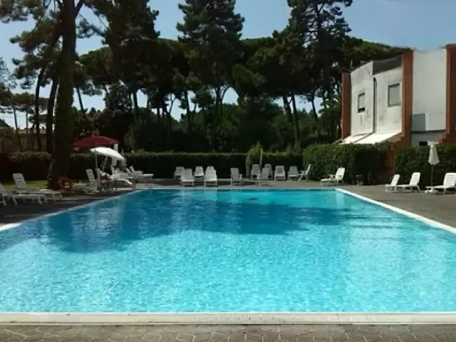 Immagine 1 di Appartamento in vendita  a Massa