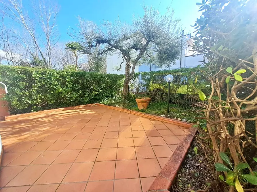 Immagine 20 di Appartamento in vendita  a Massa