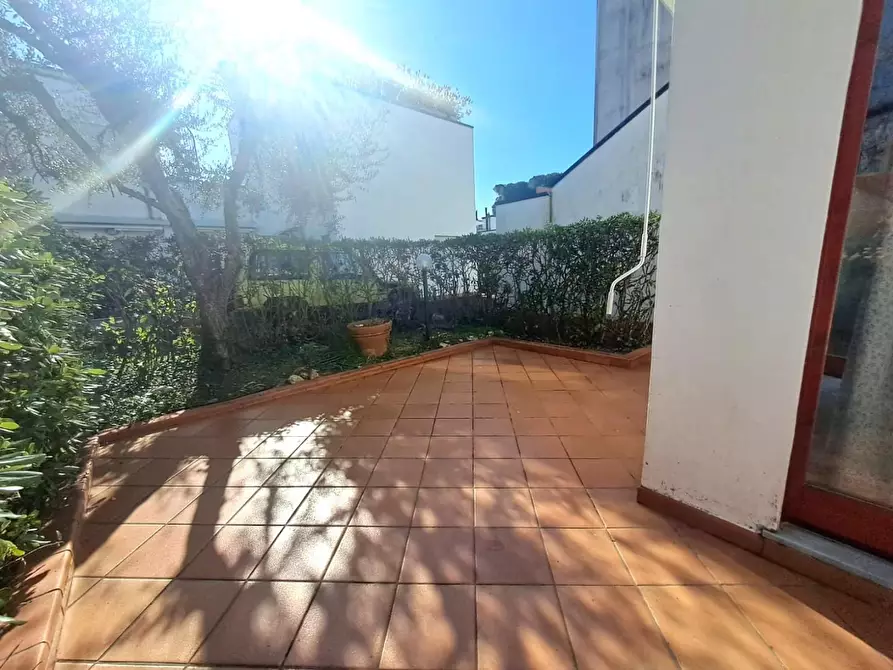 Immagine 21 di Appartamento in vendita  a Massa