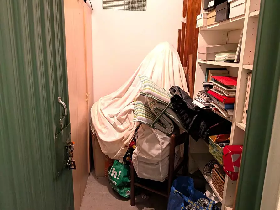 Immagine 48 di Appartamento in vendita  a Massa