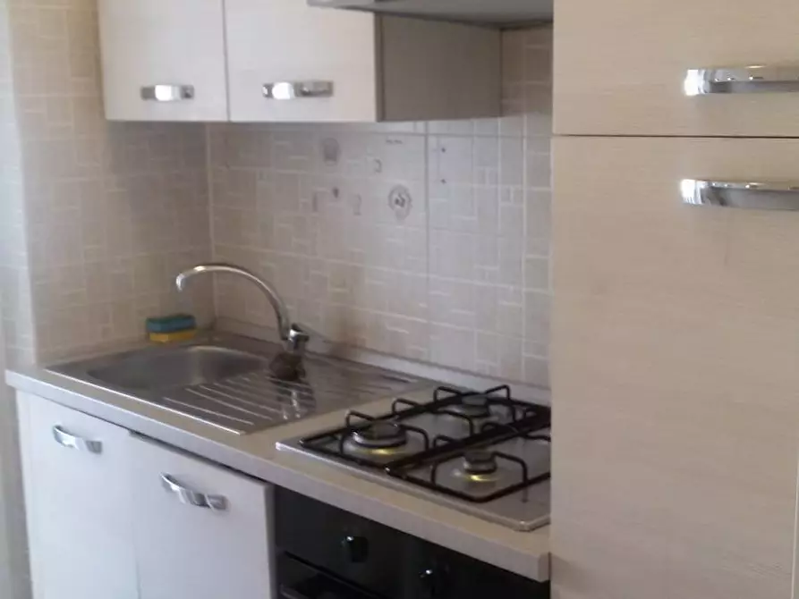 Immagine 2 di Appartamento in vendita  a Carrara