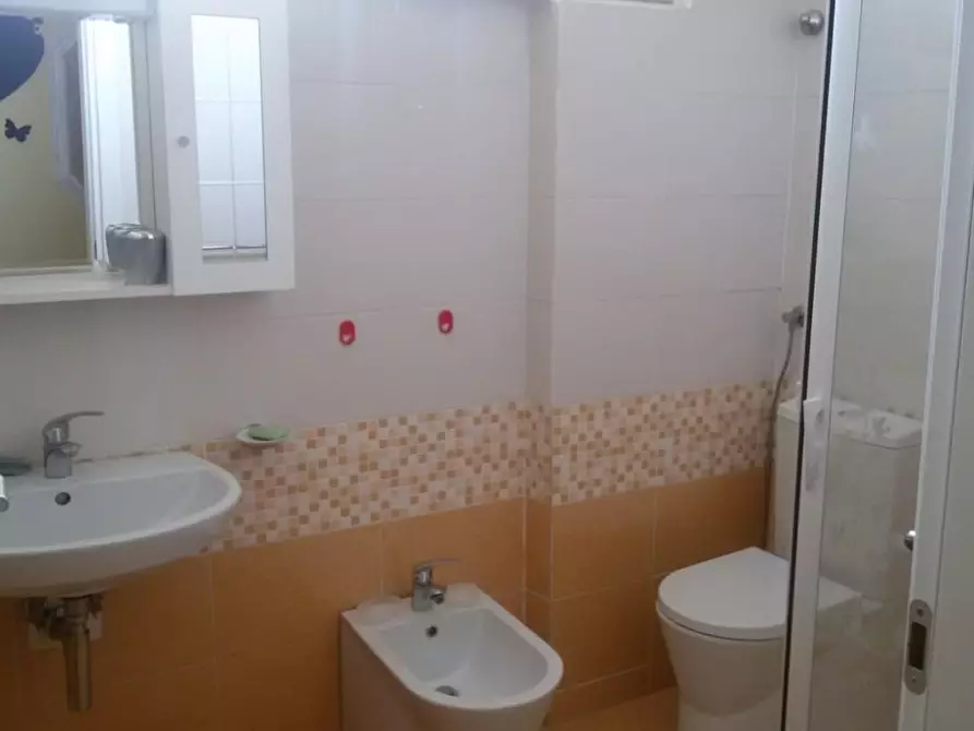 Immagine 12 di Appartamento in vendita  a Carrara