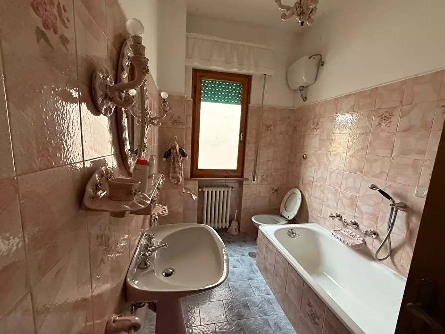 Immagine 11 di Appartamento in vendita  a Certaldo