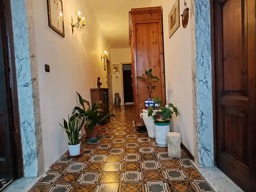 Immagine 9 di Appartamento in vendita  a Carrara