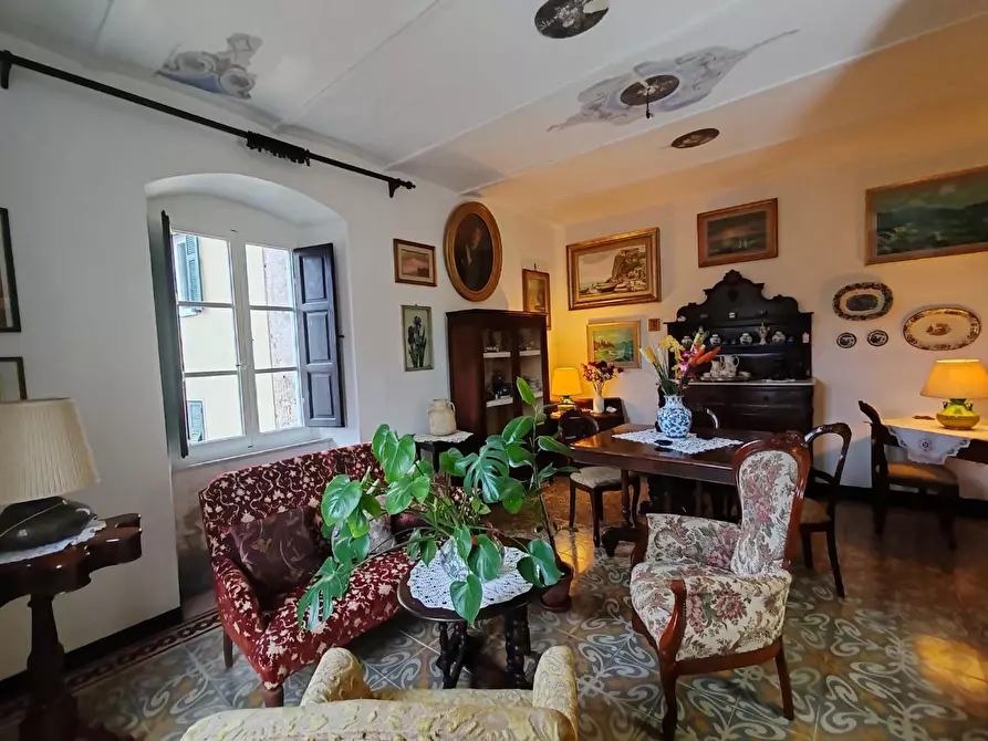 Immagine 1 di Appartamento in vendita  a Carrara