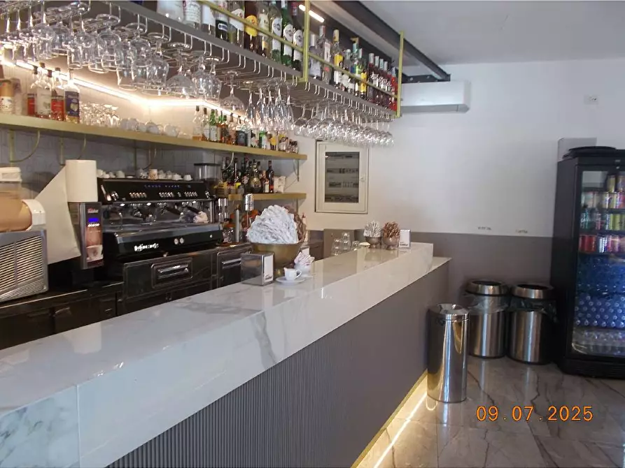 Immagine 13 di Negozio in vendita  a Torino