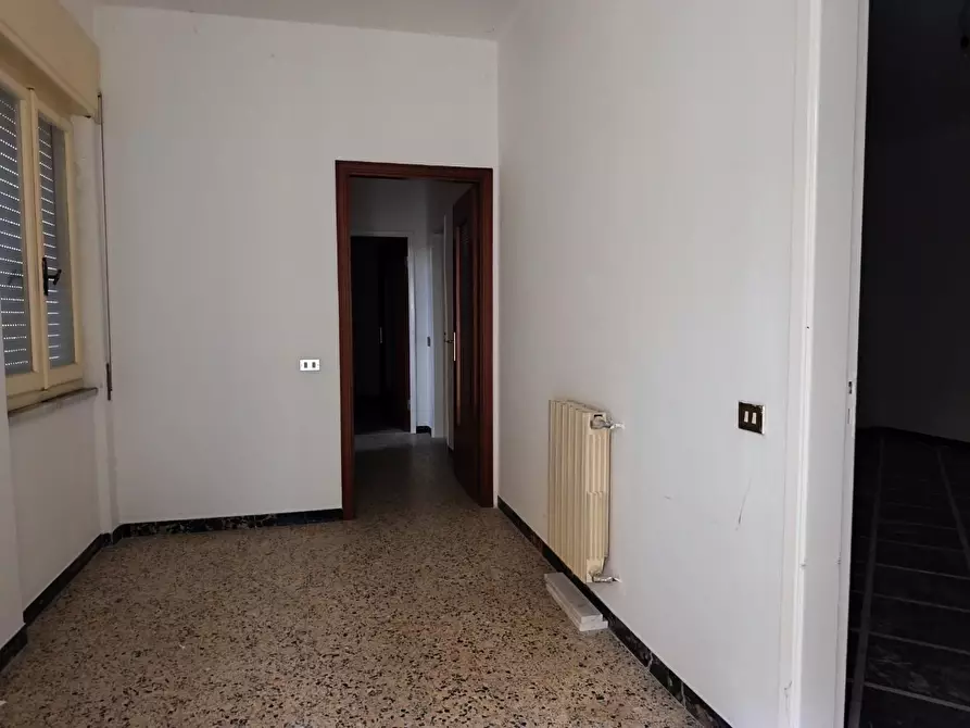 Immagine 12 di Casa semindipendente in vendita  a Ortonovo