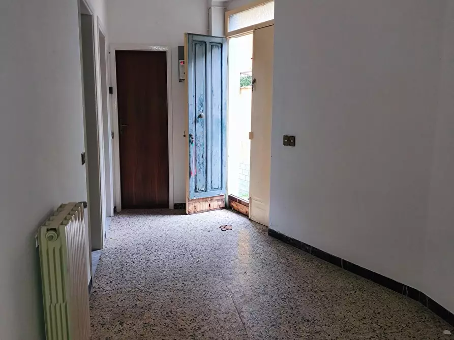 Immagine 3 di Casa semindipendente in vendita  a Ortonovo