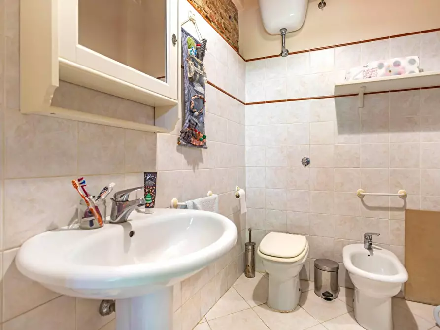 Immagine 16 di Villetta a schiera in vendita  a Cascina