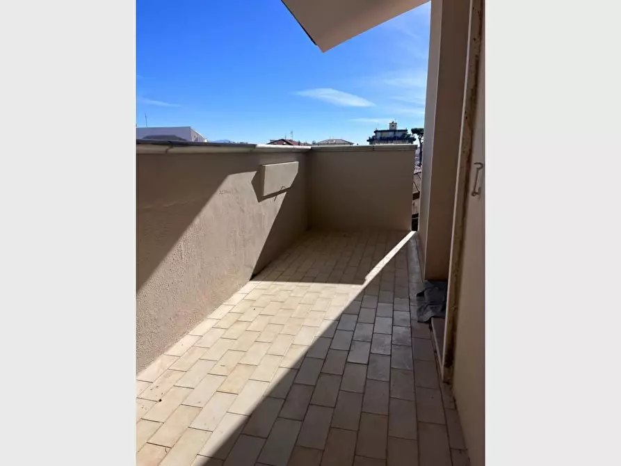 Immagine 3 di Mansarda in vendita  a Viareggio