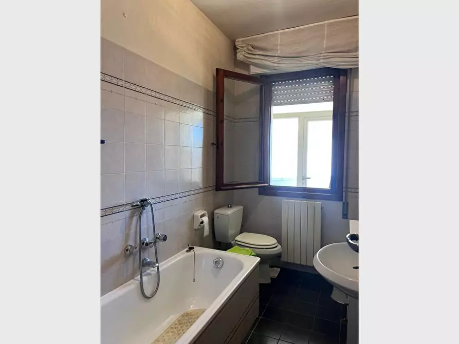 Immagine 4 di Mansarda in vendita  a Viareggio