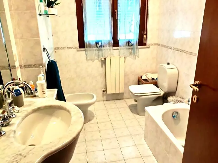 Immagine 16 di Appartamento in vendita  a Massa