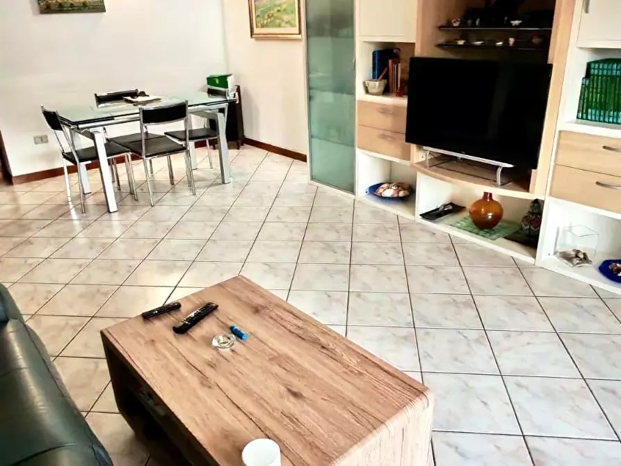 Immagine 4 di Appartamento in vendita  a Massa