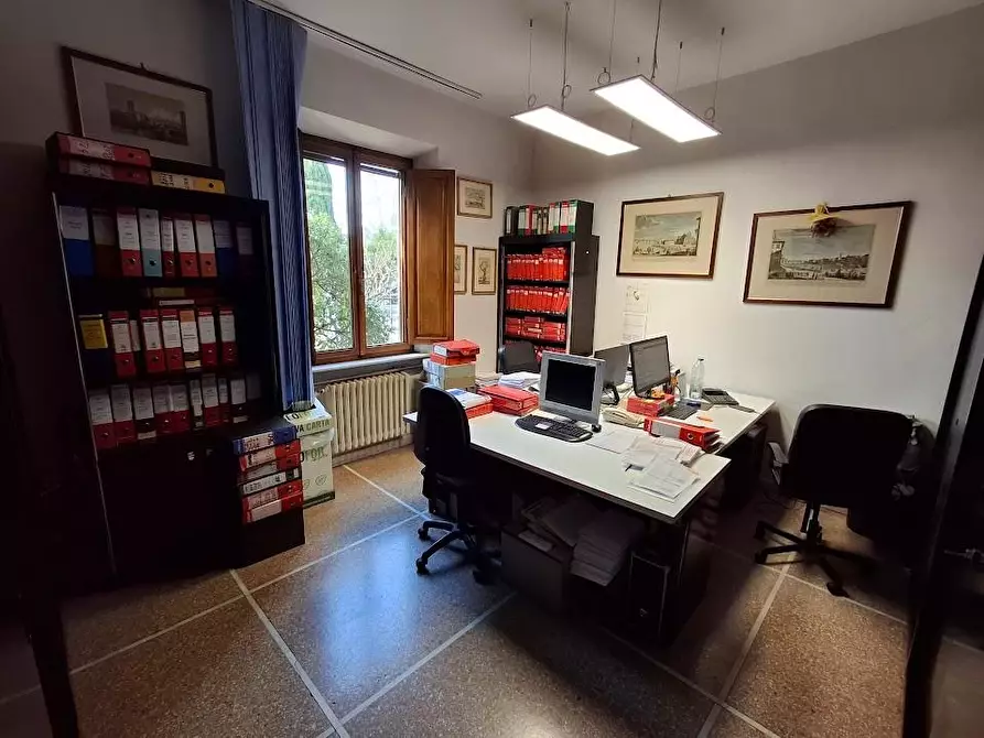 Immagine 10 di Ufficio in affitto  a Pisa