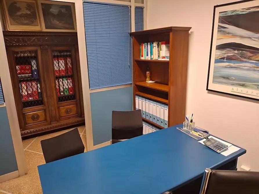 Immagine 16 di Ufficio in affitto  a Pisa